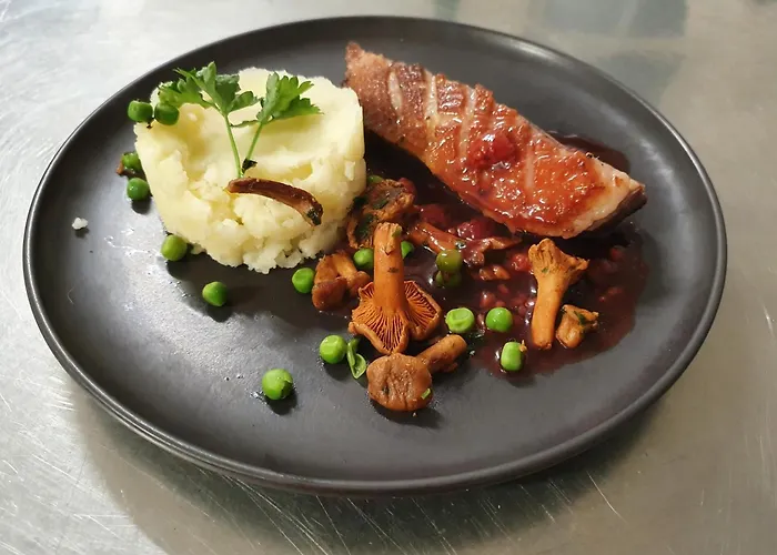 Logis Restaurant L'odyssee Champetre 3* Le Lude