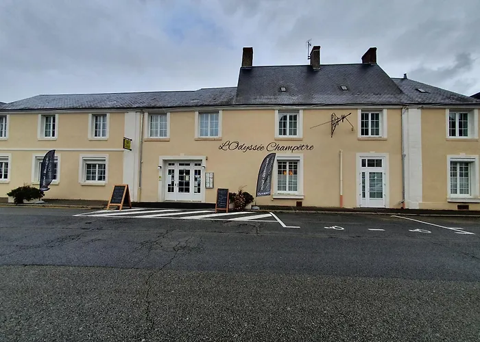 מלון Logis Restaurant L'odyssee Champetre Le Lude