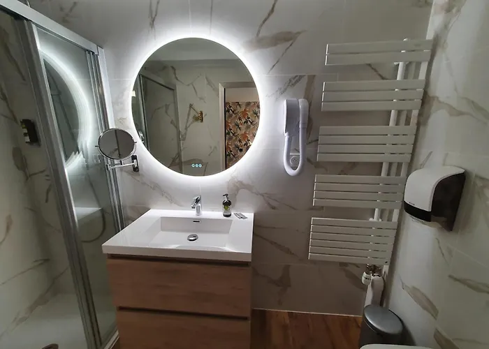 מלון Logis Restaurant L'odyssee Champetre 3*