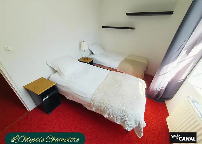 Logis Restaurant L'odyssee Champetre מלון Le Lude